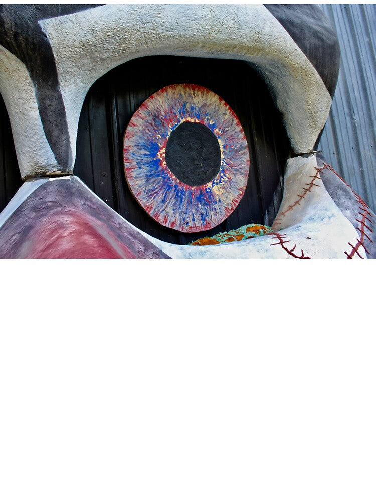Creepy Eye from a Haunted House by itsechomusic