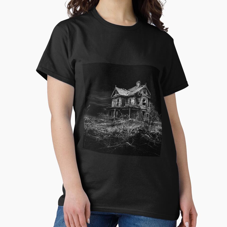 Abandoned Haunted House at Midnight – Gothic Horror Art by inkoutninja